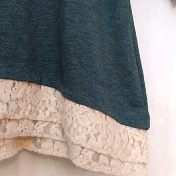 LOGO Tunic - Picture 2 of 8